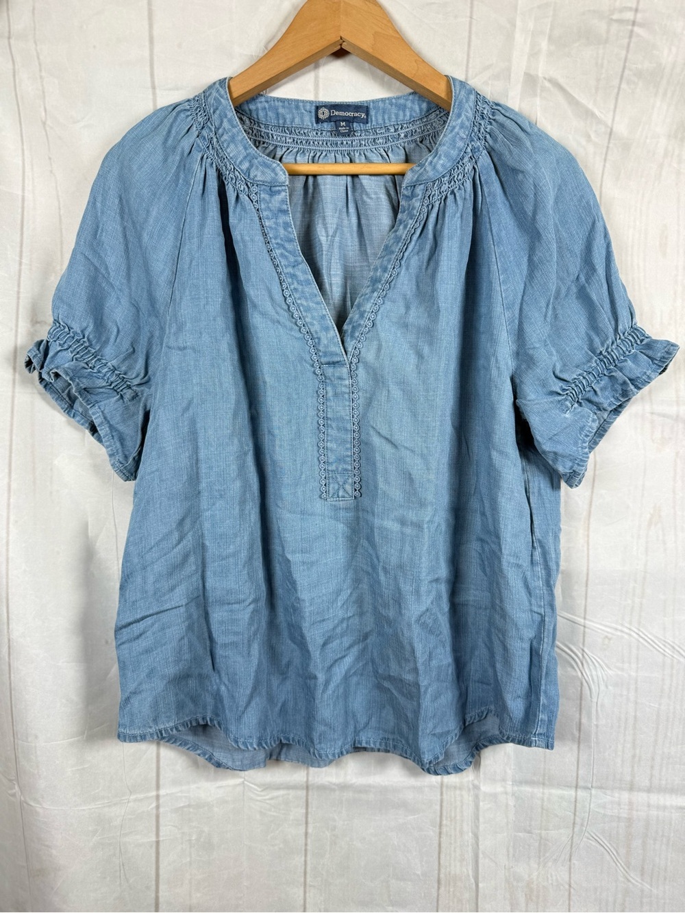 Democracy Women’s chambray Top Blouse Size M